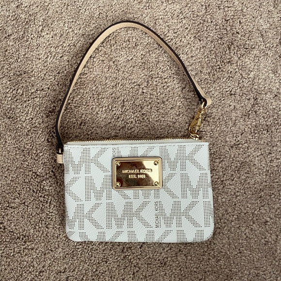 Michael Kors Handbags - Michael Kors signature wristlet NWOT
